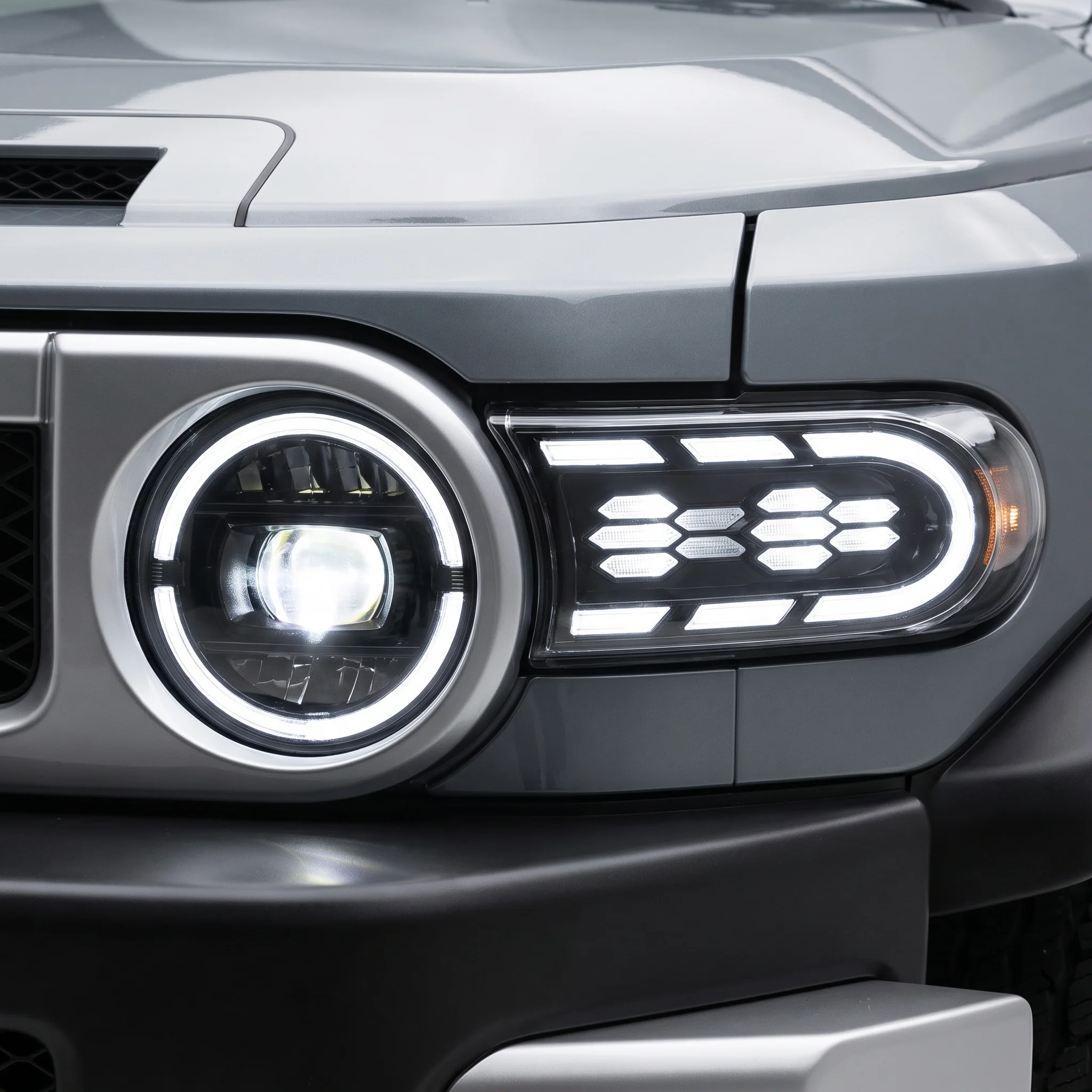 Toyota FJ Cruiser (2007 - 2020) Sequential Hexangonal Projector Headlights LH + RH - Image 2